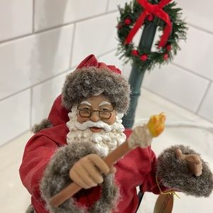 ❤️🎄Dept 56 | Possible Dreams | Winter's Glow Signature Series Santa & Lamp Post